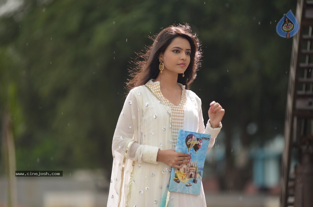 Romance with Finance Movie Stills - 127 / 145 photos