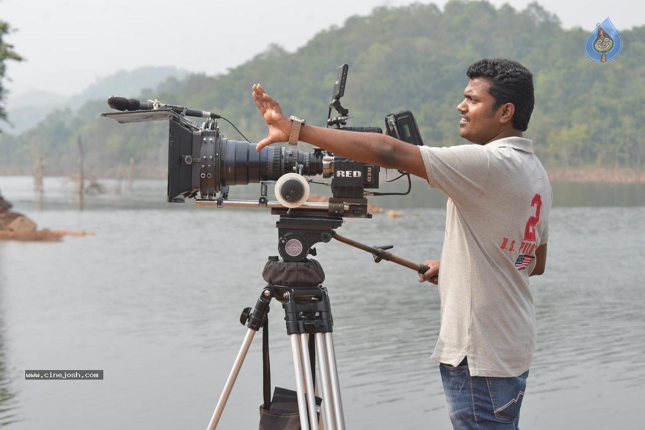 Romance with Finance Movie Stills - 32 / 64 photos