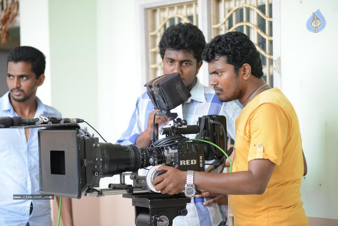 Romance with Finance Movie Stills - 36 / 64 photos