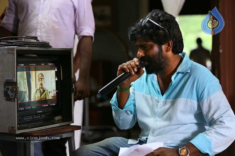 Roshagadu Movie Working Stills - 6 / 12 photos