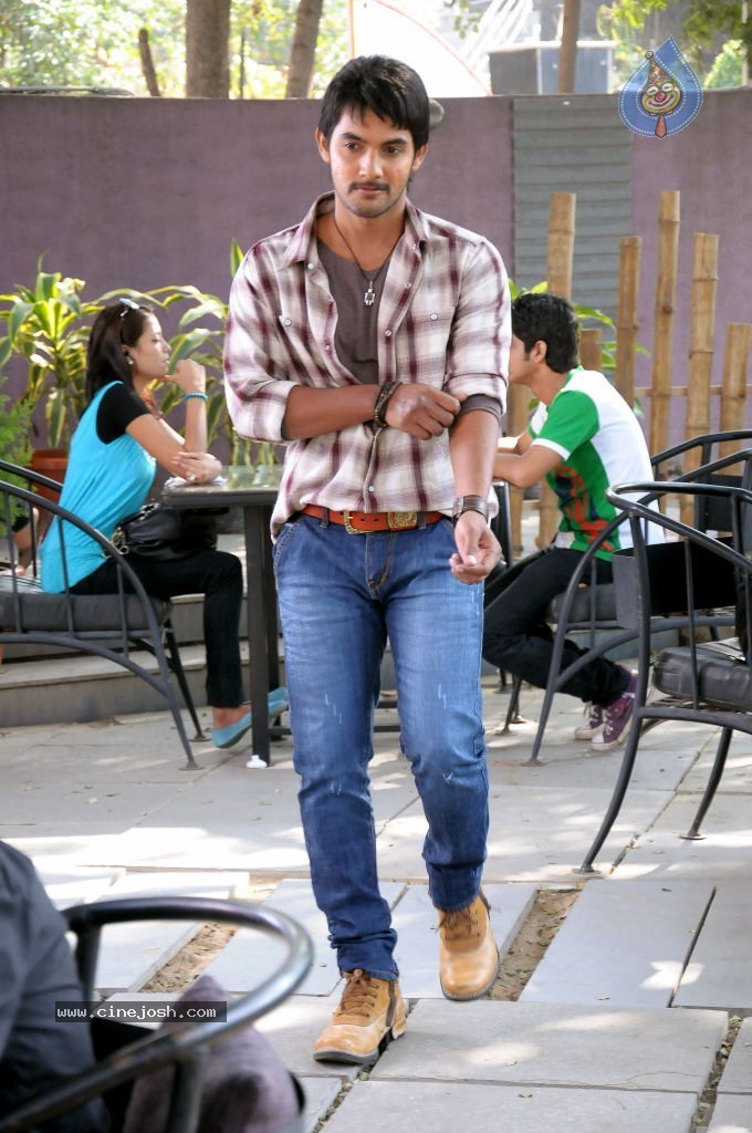 Rough Movie Stills n Walls - 12 / 25 photos