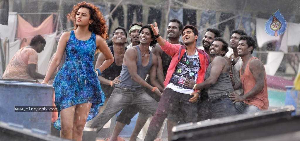 Run Raja Run Movie Stills - 13 / 15 photos