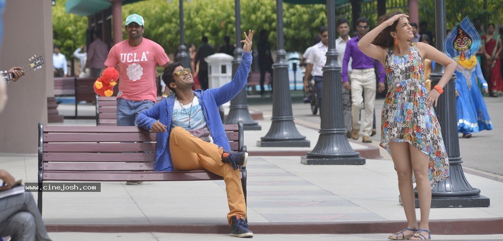 Run Raja Run Movie Stills - 2 / 7 photos