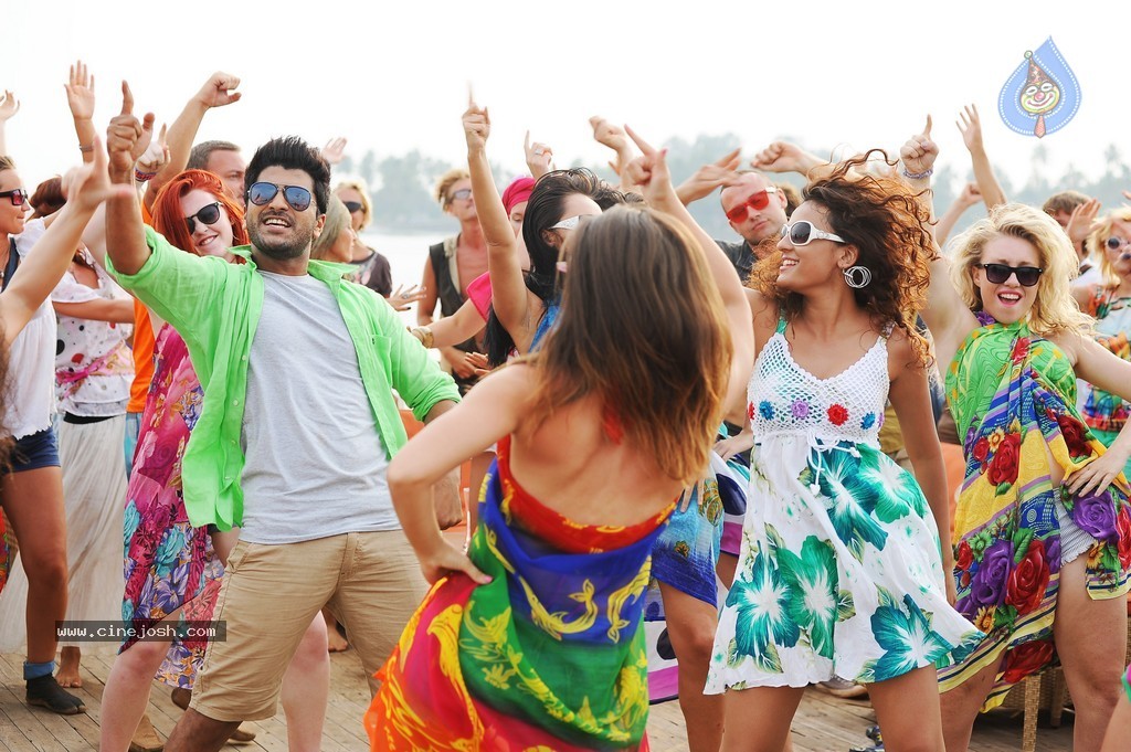 Run Raja Run Working Stills - 9 / 15 photos