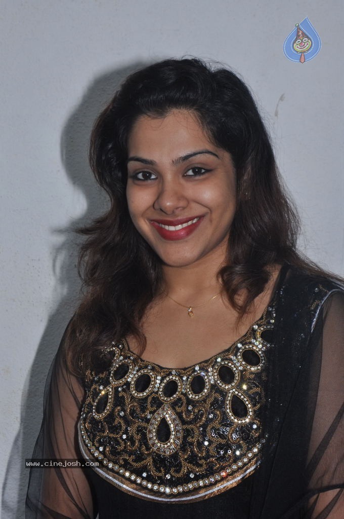 Ruthravathy Tamil Movie Stills - 8 / 47 photos