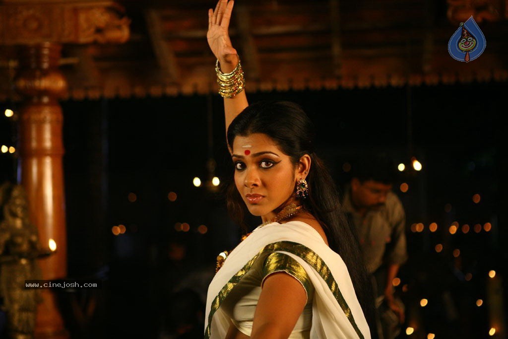 Ruthravathy Tamil Movie Stills - 44 / 47 photos