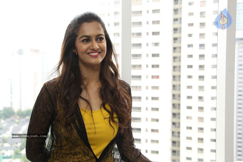Sagaptham Tamil Movie Photos - 47 / 89 photos