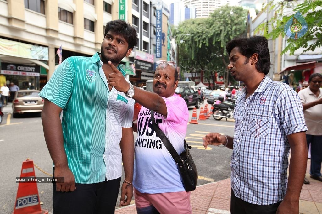 Sagaptham Tamil Movie Photos - 53 / 89 photos