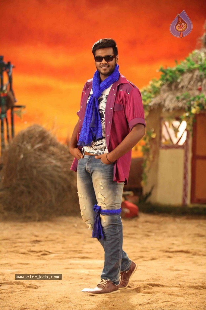 Sagaptham Tamil Movie Stills - 6 / 35 photos