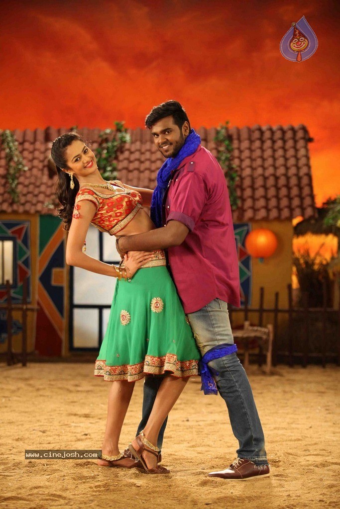 Sagaptham Tamil Movie Stills - 10 / 35 photos