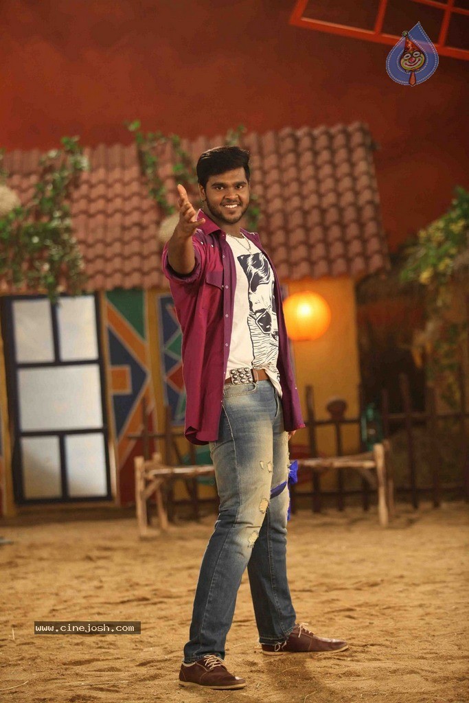 Sagaptham Tamil Movie Stills - 13 / 35 photos