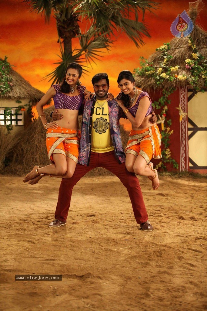 Sagaptham Tamil Movie Stills - 21 / 35 photos
