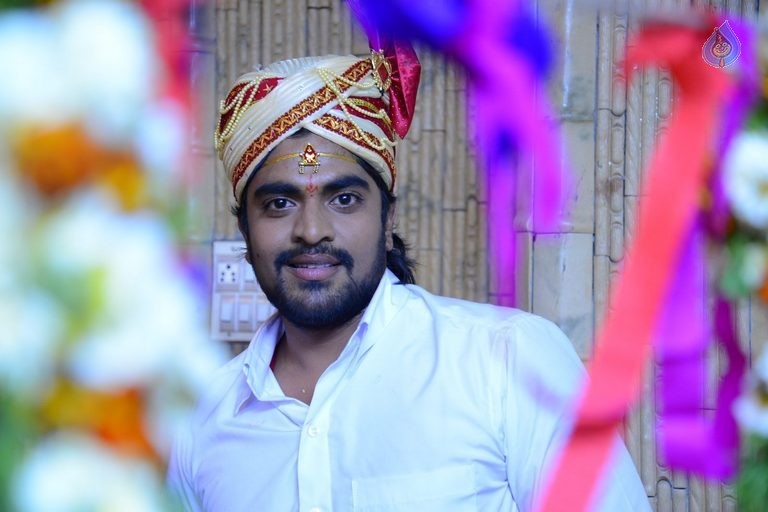 Sahasam Seyara Dimbaka Latest Photos - 38 / 57 photos