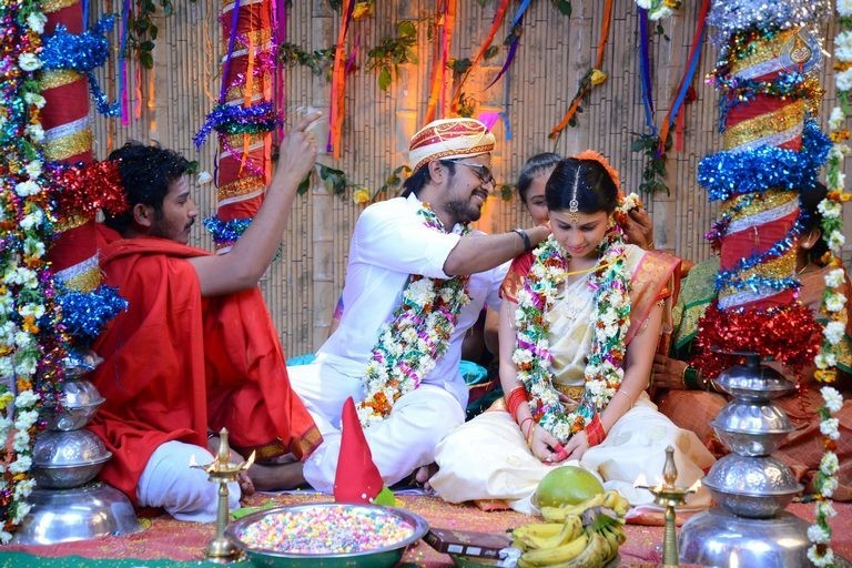 Sahasam Seyara Dimbaka Latest Photos - 47 / 57 photos