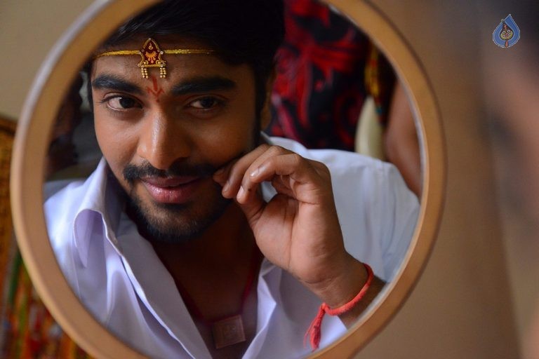 Sahasam Seyara Dimbaka New Photos - 3 / 31 photos