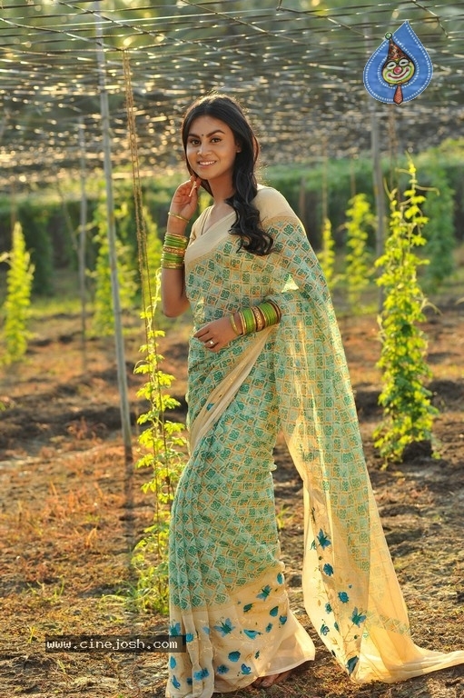 Sakalakala Vallabhudu Movie Stills And Posters - 8 / 20 photos