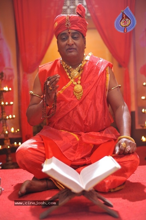 Sakalakala Vallabhudu Movie Stills And Working Stills - 3 / 28 photos