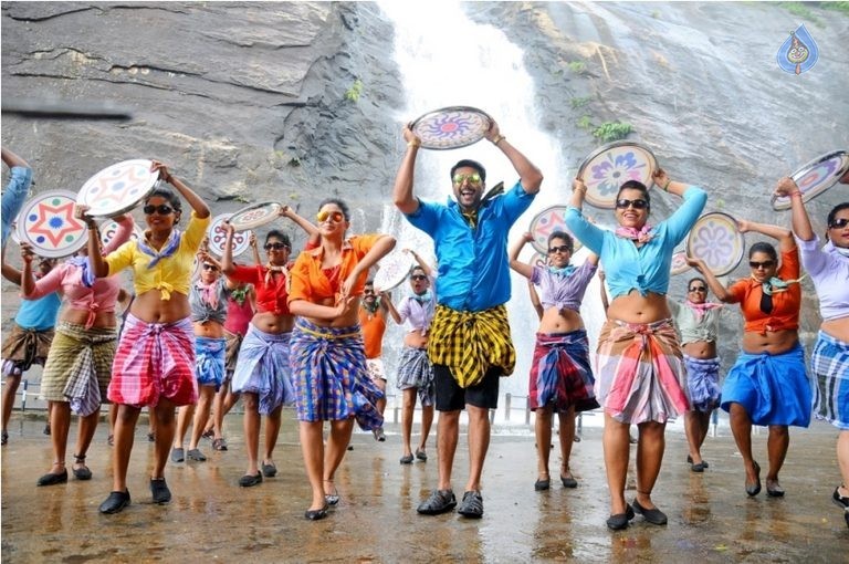 Sakalakala Vallavan Film Song Photos - 13 / 20 photos