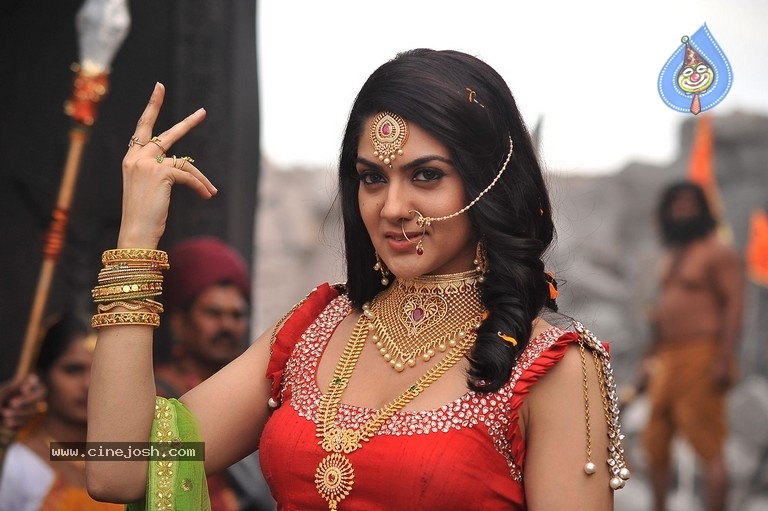 Sakshi Chowdary Photos From Suvarna Sundari Movie - 6 / 9 photos