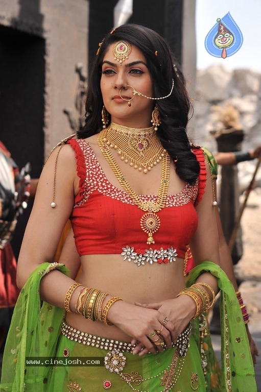 Sakshi Chowdary Stills From Suvarna Sundari Movie - 2 / 7 photos
