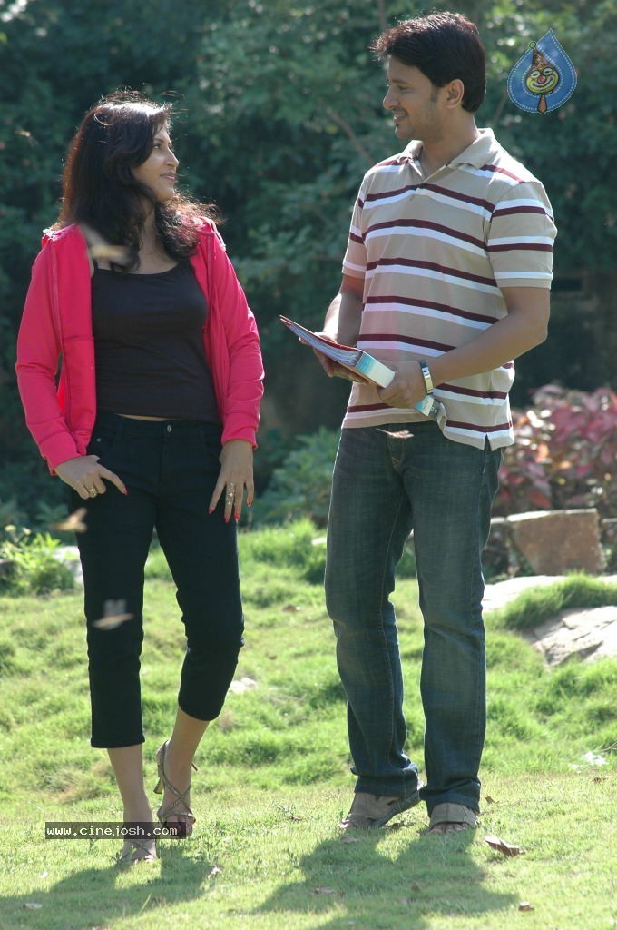 Sakshi Movie Spicy Stills - 26 / 75 photos