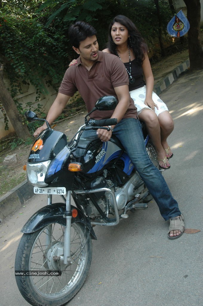 Sakshi Movie Spicy Stills - 27 / 75 photos
