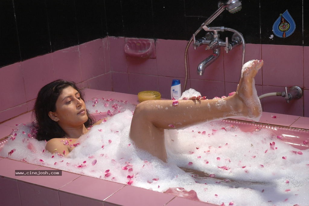 Sakshi Movie Spicy Stills - 28 / 75 photos