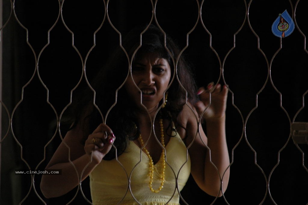 Sakshi Movie Spicy Stills - 42 / 75 photos