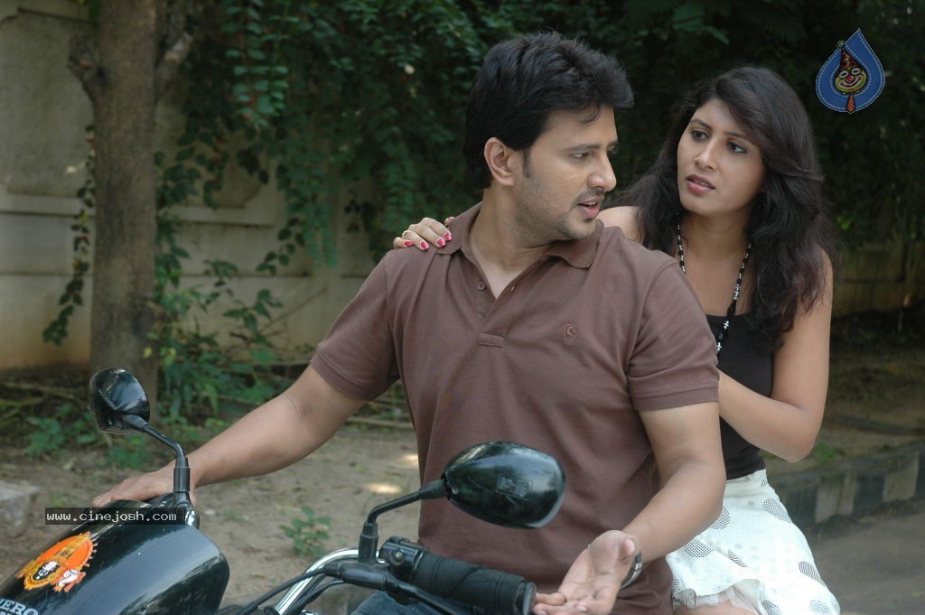 Sakshi Movie Spicy Stills - 51 / 75 photos
