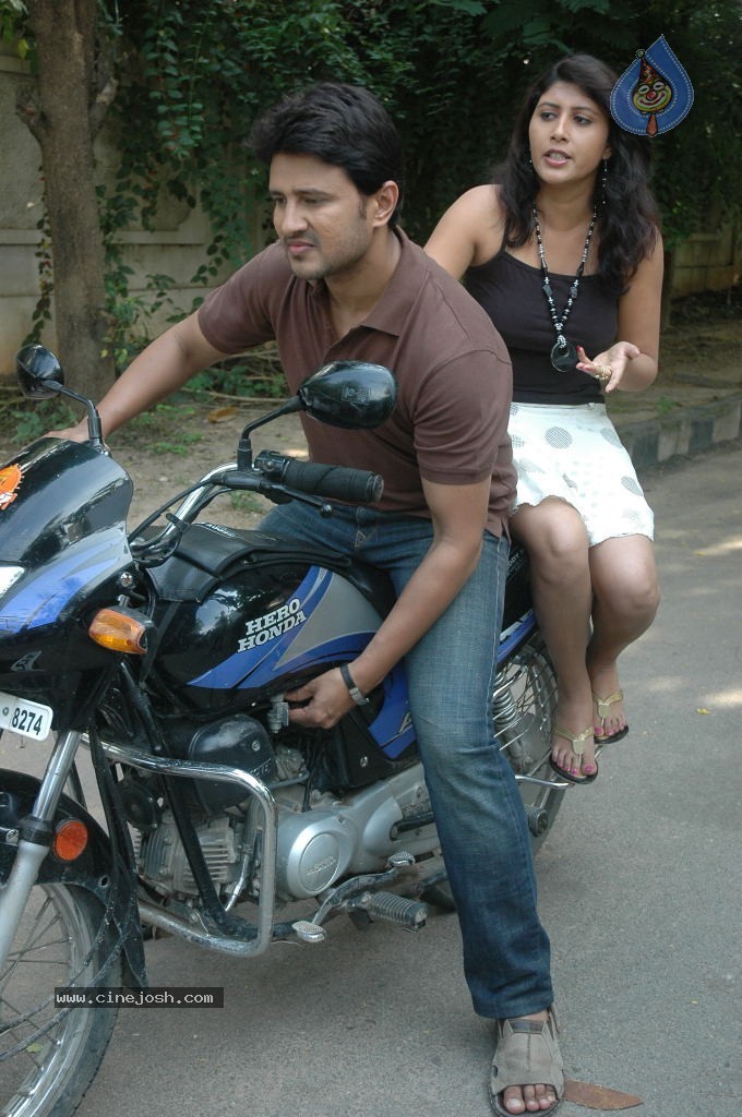 Sakshi Movie Spicy Stills - 56 / 75 photos