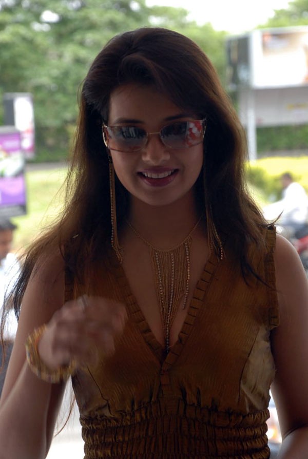 Saloni Showroom Opening - 3 / 30 photos