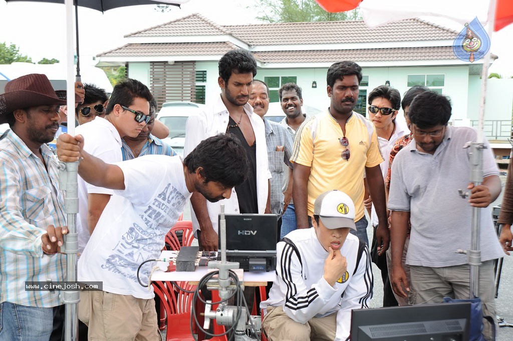 Samar Tamil Movie New Stills - 57 / 89 photos
