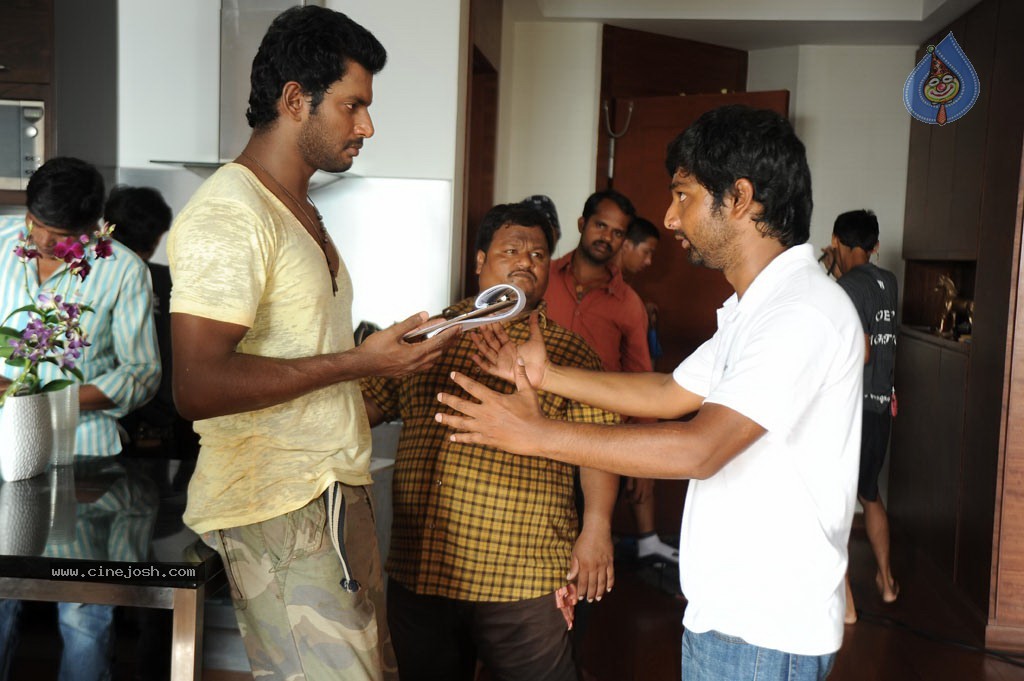 Samar Tamil Movie New Stills - 71 / 89 photos