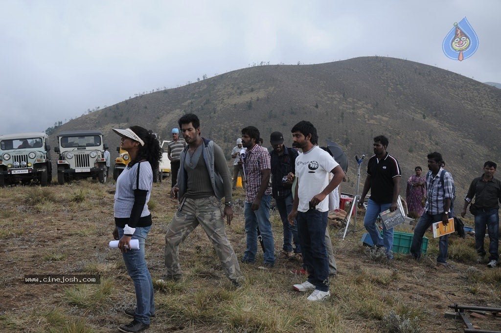 Samar Tamil Movie New Stills - 73 / 89 photos
