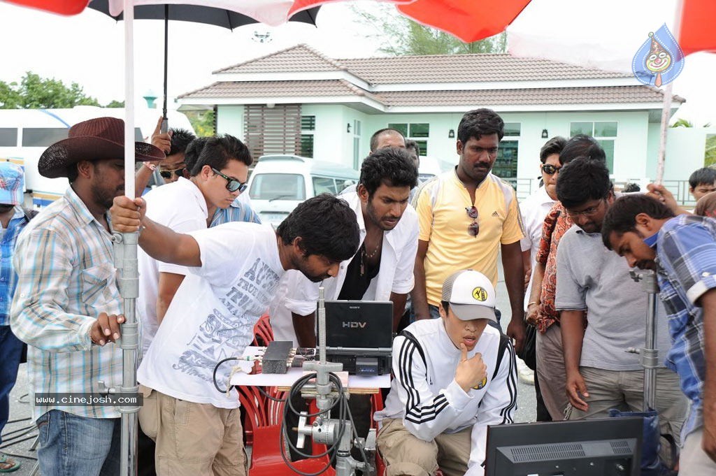 Samar Tamil Movie Stills - 15 / 33 photos