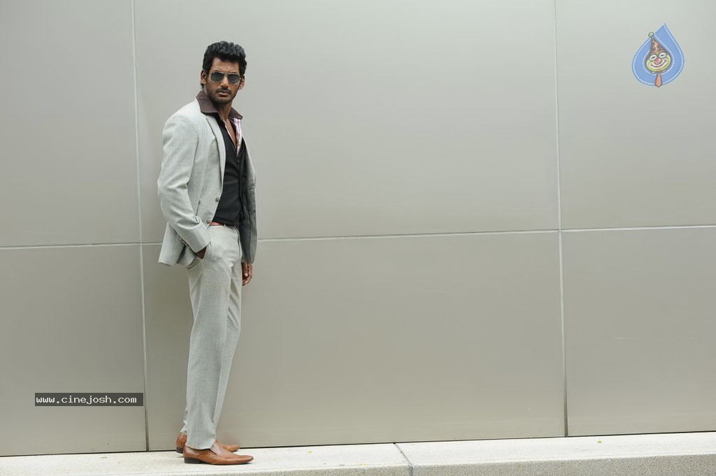Samar Tamil Movie Stills - 24 / 33 photos