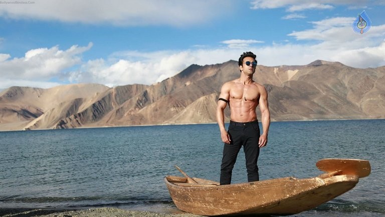 Sanam Re Movie Photos - 1 / 13 photos
