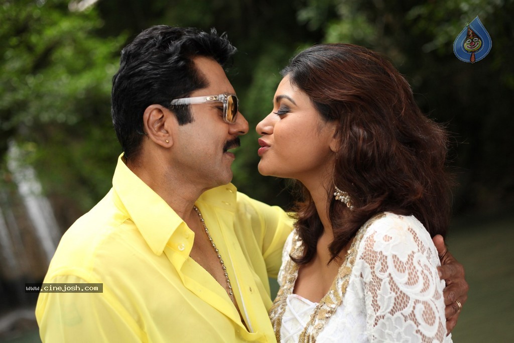 Sandamarutham Tamil Movie Gallery - 29 / 51 photos