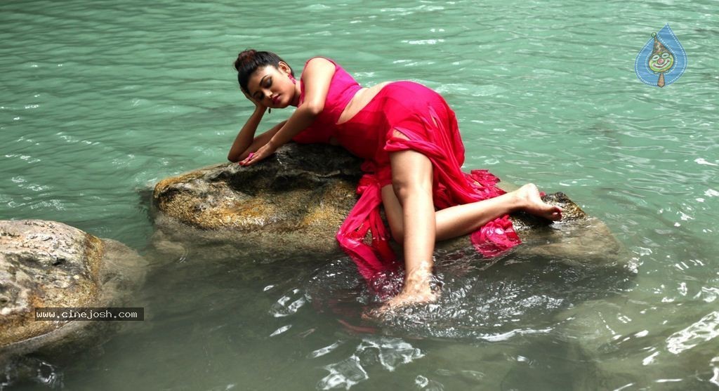 Sandamarutham Tamil Movie Pics - 14 / 33 photos