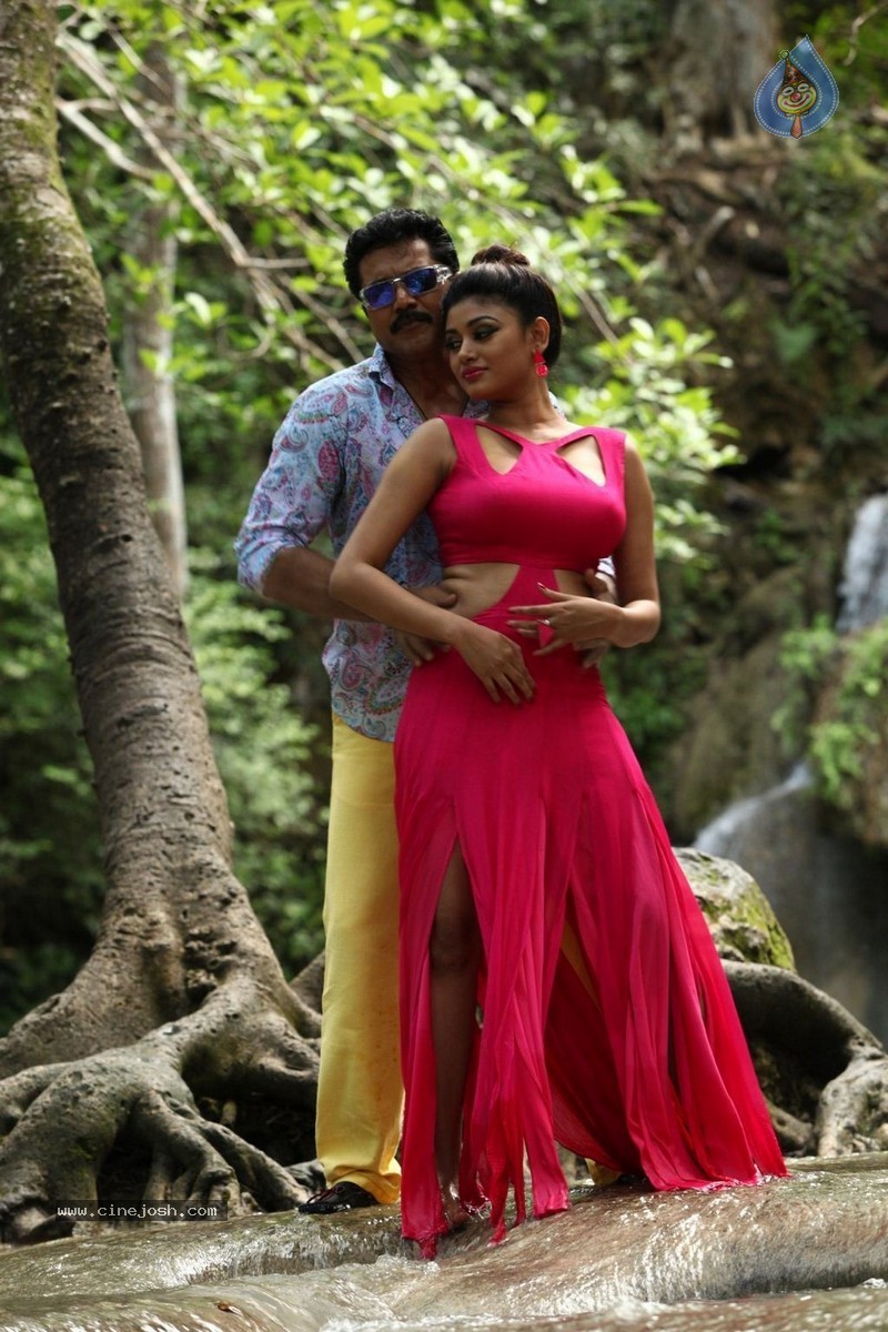 Sandamarutham Tamil Movie Pics - 21 / 33 photos