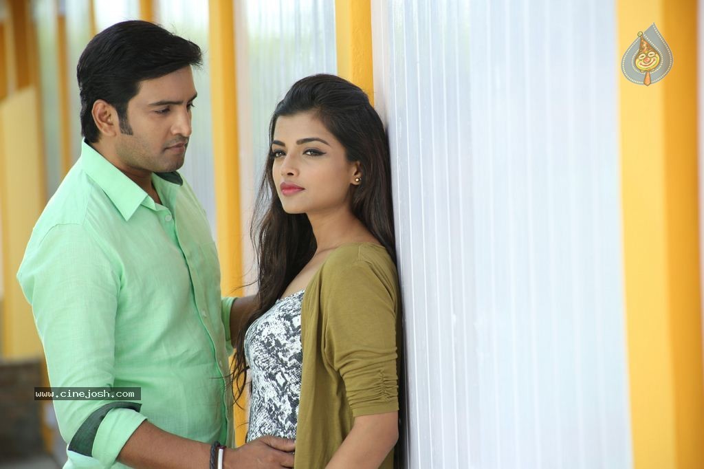 Santhanam's Inimey Ippadithaan Tamil Movie Stills - 18 / 30 photos