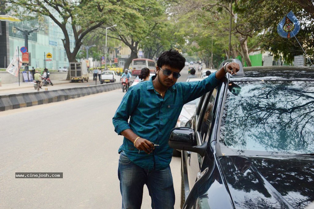 Santhithathum Sindhithathum Tamil Movie Stills - 10 / 78 photos
