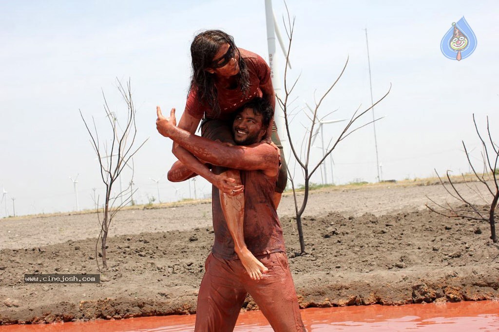 Santhithathum Sindhithathum Tamil Movie Stills - 48 / 78 photos