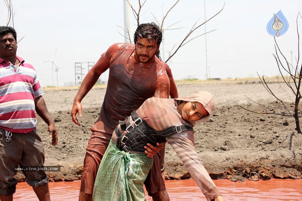 Santhithathum Sindhithathum Tamil Movie Stills - 52 / 78 photos