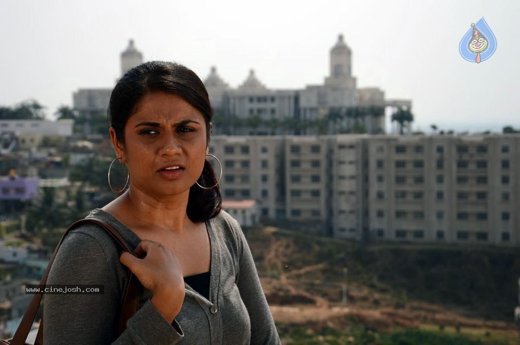 Santhithathum Sindhithathum Tamil Movie Stills - 55 / 78 photos