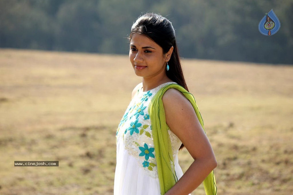 Santhithathum Sindhithathum Tamil Movie Stills - 63 / 78 photos