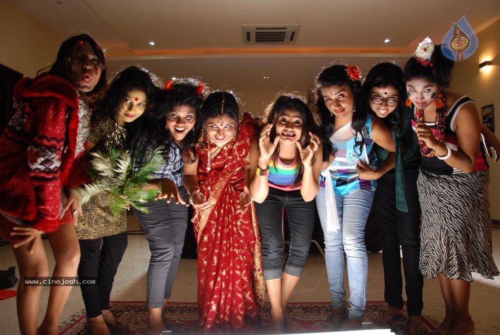 Saradaga Ammaitho Movie New Stills - 91 / 121 photos