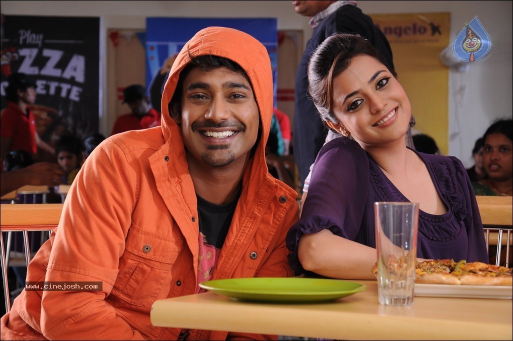 Saradaga Ammaitho Stills and Walls - 46 / 56 photos