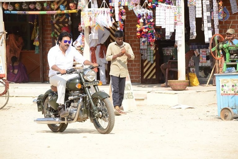 Sardaar Gabbar Singh New Photos and Posters - 5 / 9 photos