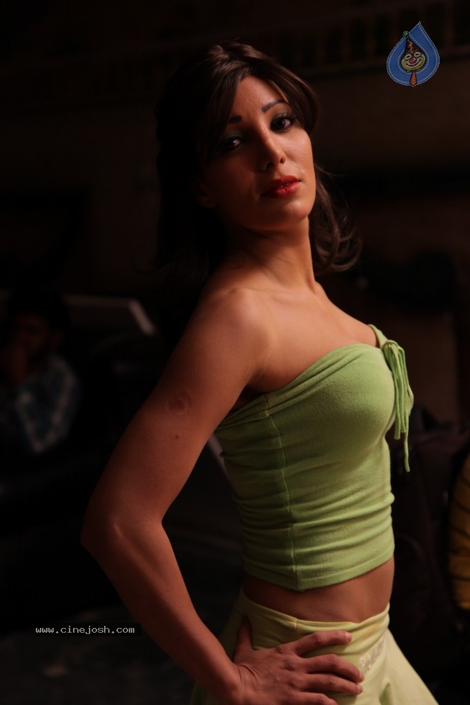 Sarena Movie Hot Stills - 10 / 46 photos